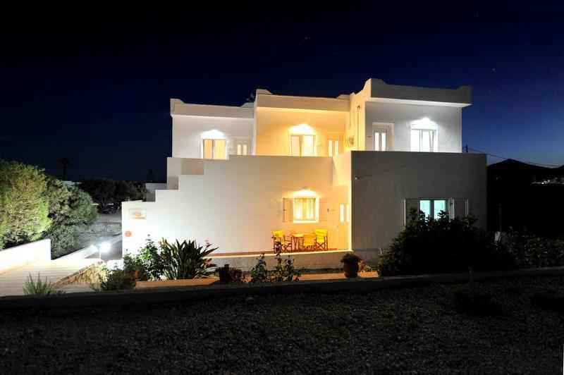 Finikas Studios Adamantas  Exterior foto
